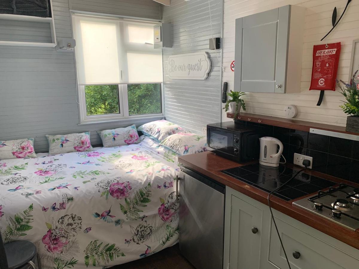 Shepherds Hut Bath ウィック エクステリア 写真
