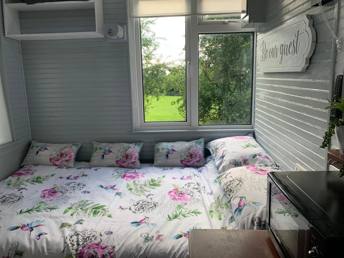 Shepherds Hut Bath ウィック エクステリア 写真