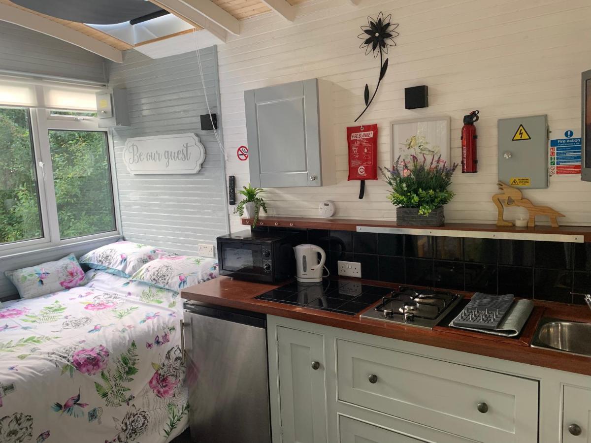 Shepherds Hut Bath ウィック エクステリア 写真