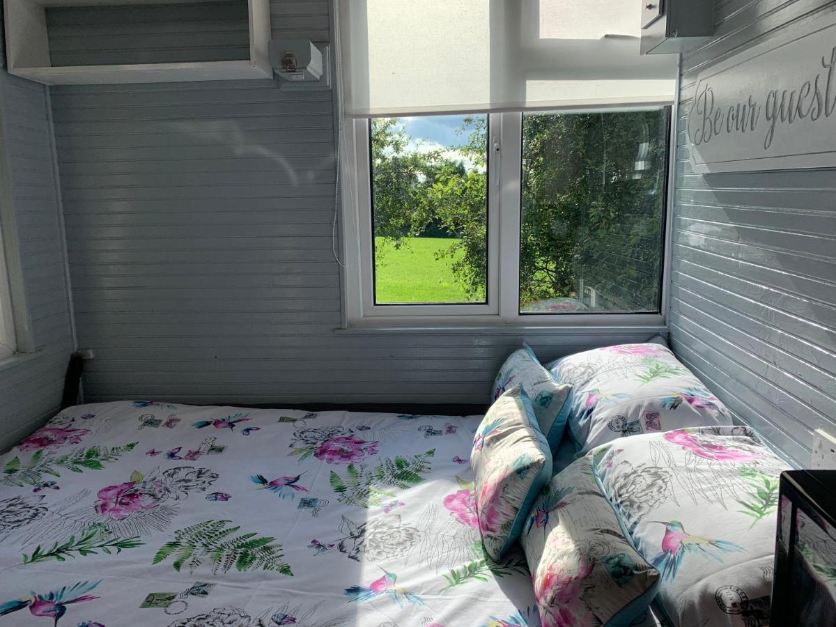 Shepherds Hut Bath ウィック エクステリア 写真